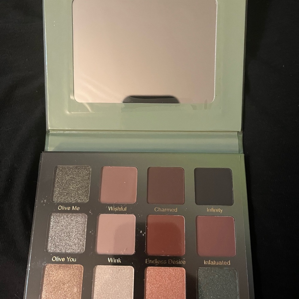 Violet Voss Olive and Neutral Eyeshadow Palette